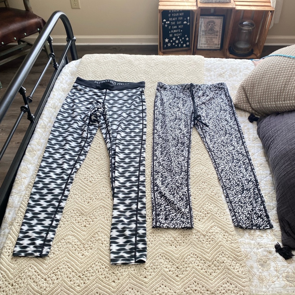 Nike black and White patterned High Waisted Drifit leggings set of 2 — Women’s M